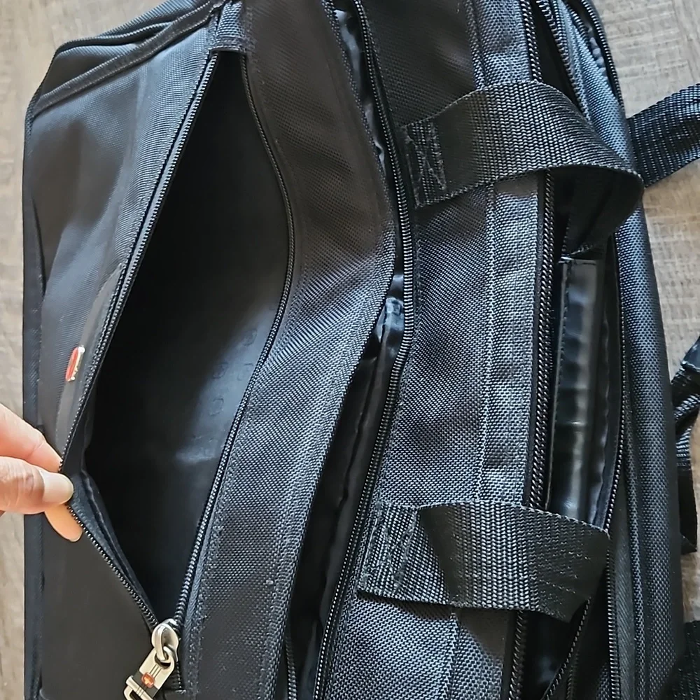 SWISS WIN EXPANDABLE MUTI POCKET COMPUTER BAG WITH SHOULDER STRAPS